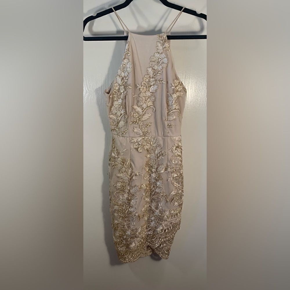 Mystic EUC gold/beige floral embroidered mini dress Size Small